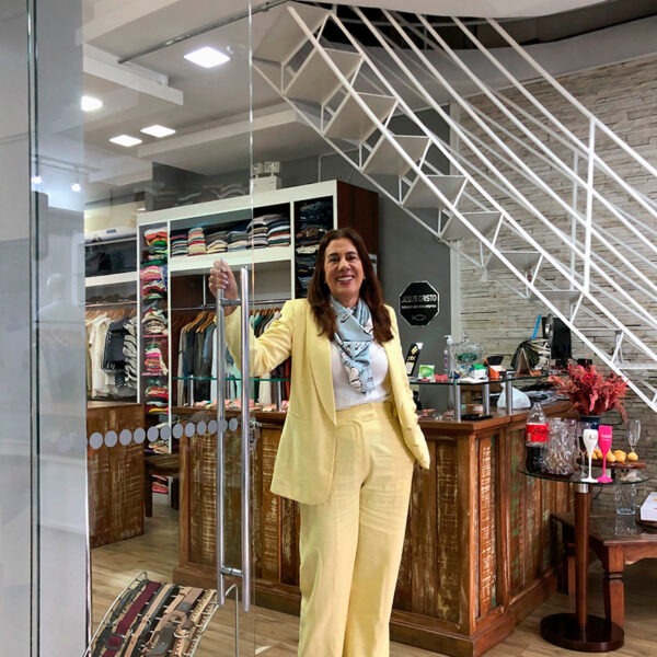 Denise da loja Denise Moda Fashion em Benfica JF